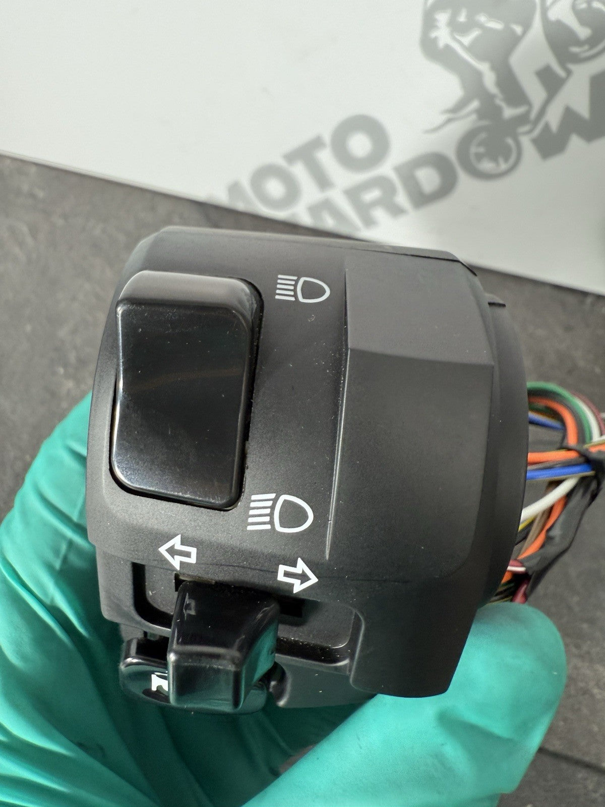 4b0c4dc9-a3de-4c60-9d9d-e9809e209e2b