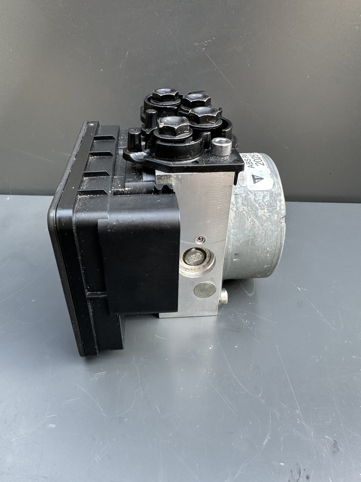 TRIUMPH SPEED TRIPLE 1200 RS 1200 RR ABS Pump - T2025192 OEM 2021 1200RS PUMP