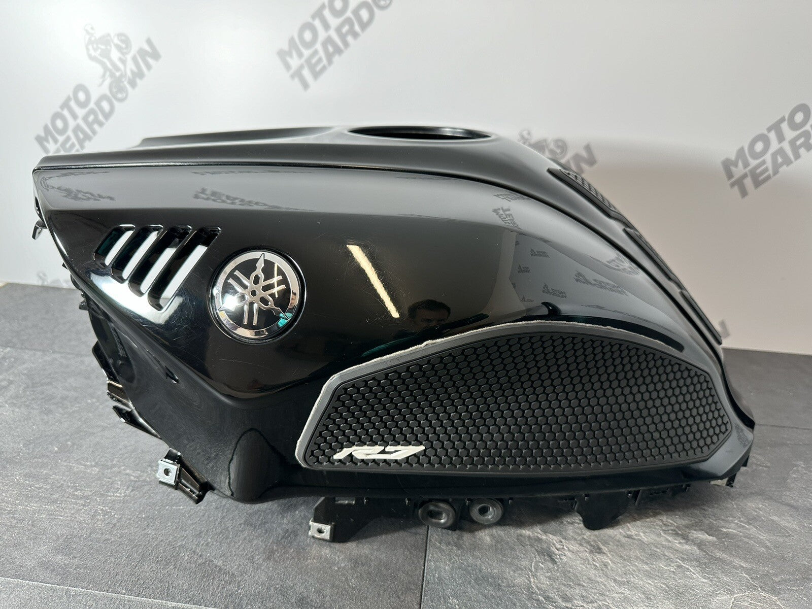 Yamaha R7 690 2024 Fuel Tank Cover Fairing Cowl Petrol Tank 1784 Miles 2022 2023