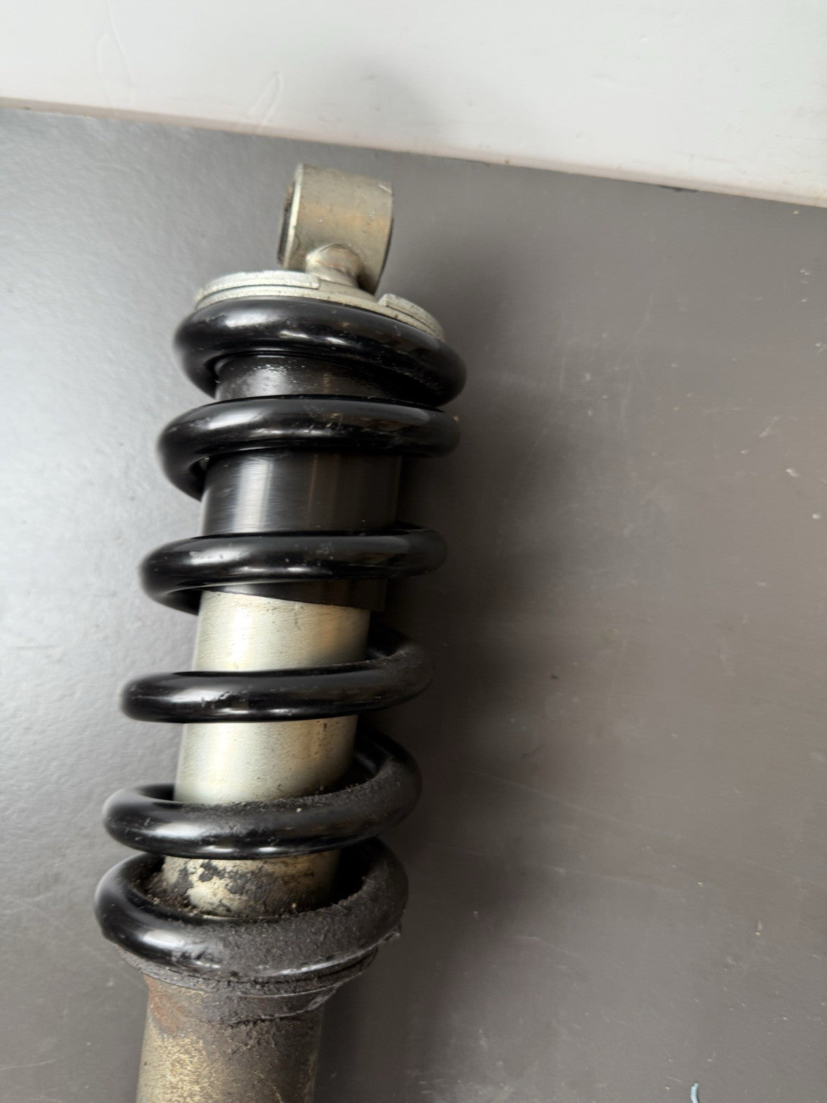 Suzuki GSXS 125 Rear Shock Absorber 2017-2021 SUZUKI GSXS 125 REAR SHOCK OEM