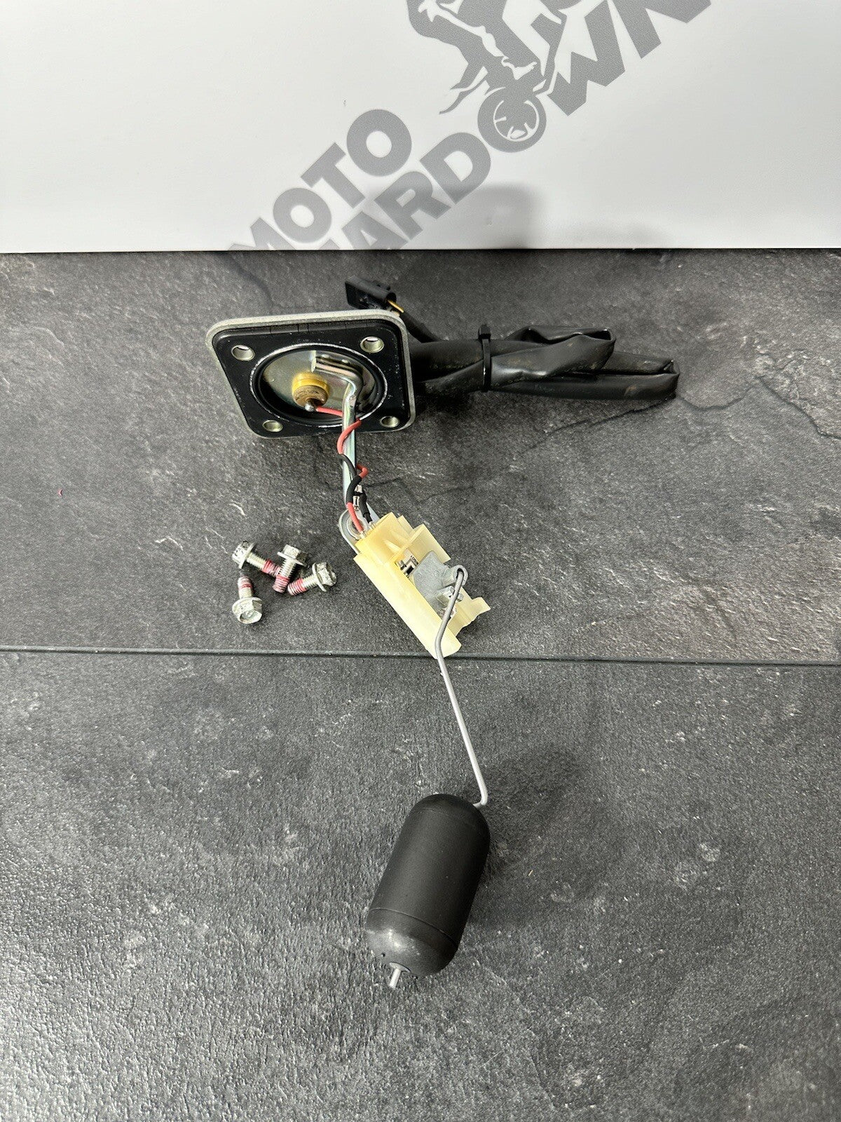 Kawasaki Z800 2016 Fuel Level Sensor Petrol Gauge 12691 Miles 2013-2018 OEM