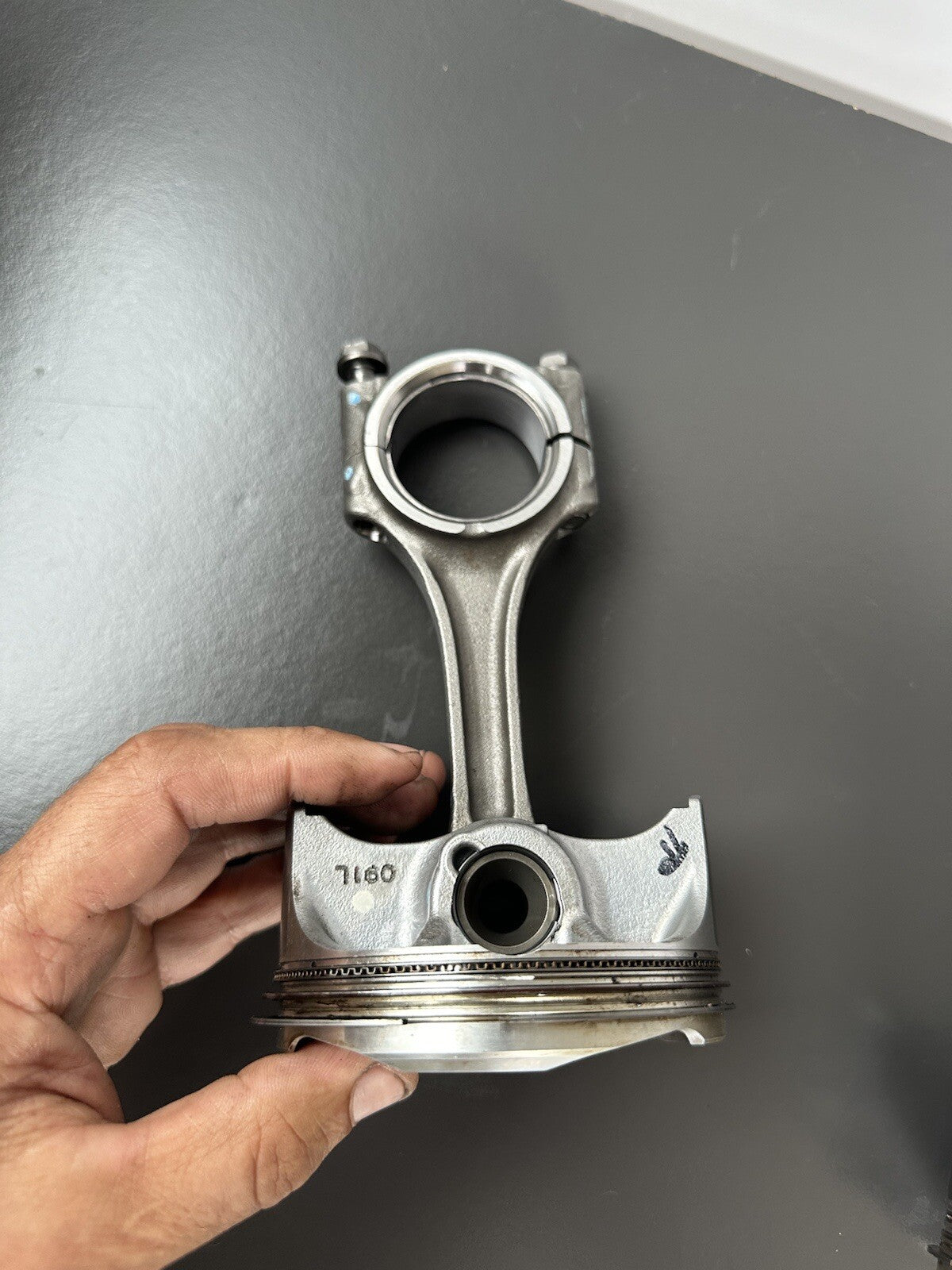 Triumph Speed Triple 1200 RR 2022 pistons READ DESCRIPTION 1200RR Engine Pistons