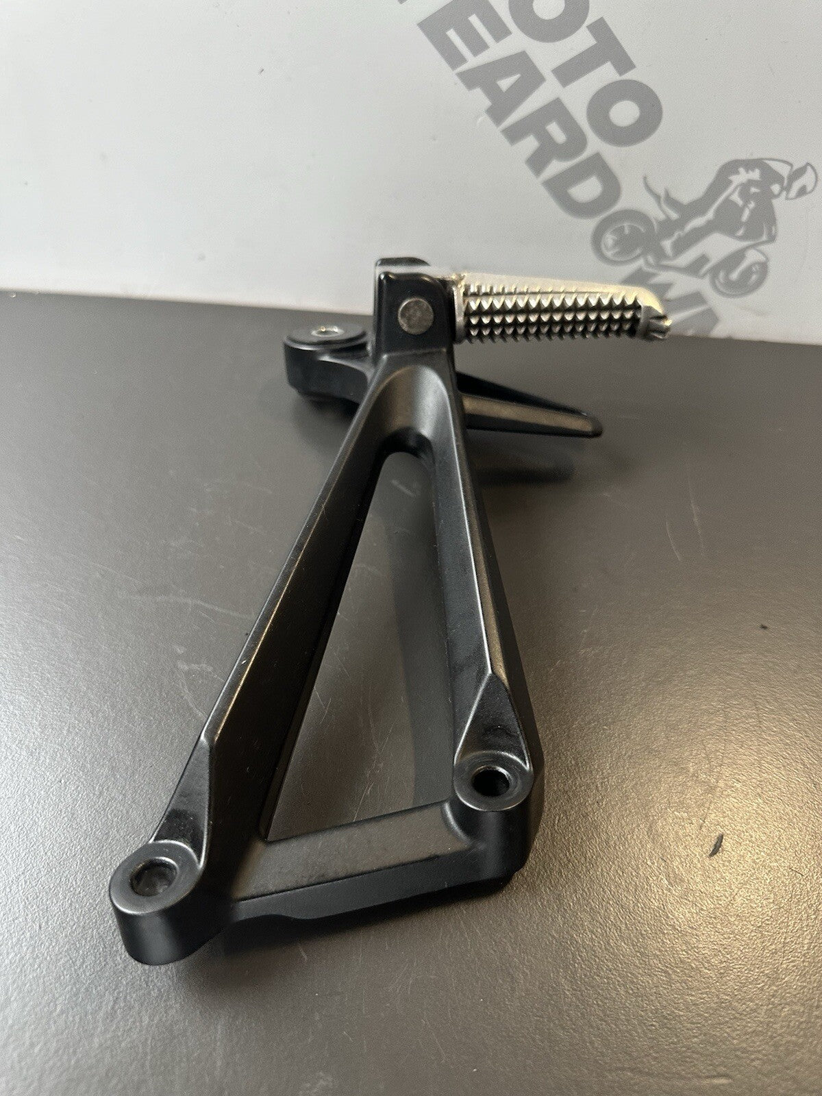 YAMAHA MT-03 Right Rear Foot Hanger YAMAHA MT03 Right Pillion Hanger RT Foot OEM