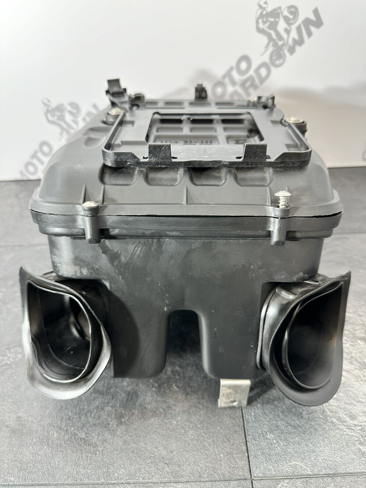 Aprilia Tuono V4 1100 2021 Airbox Air Filter Housing 6606 Miles 2022-2024 OEM