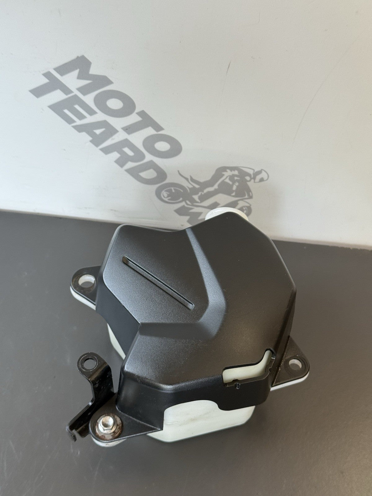TRIUMPH TRIDENT 660 COOLANT BOTTLE Trident 660 Radiator Coolant Bottle 2021-2024