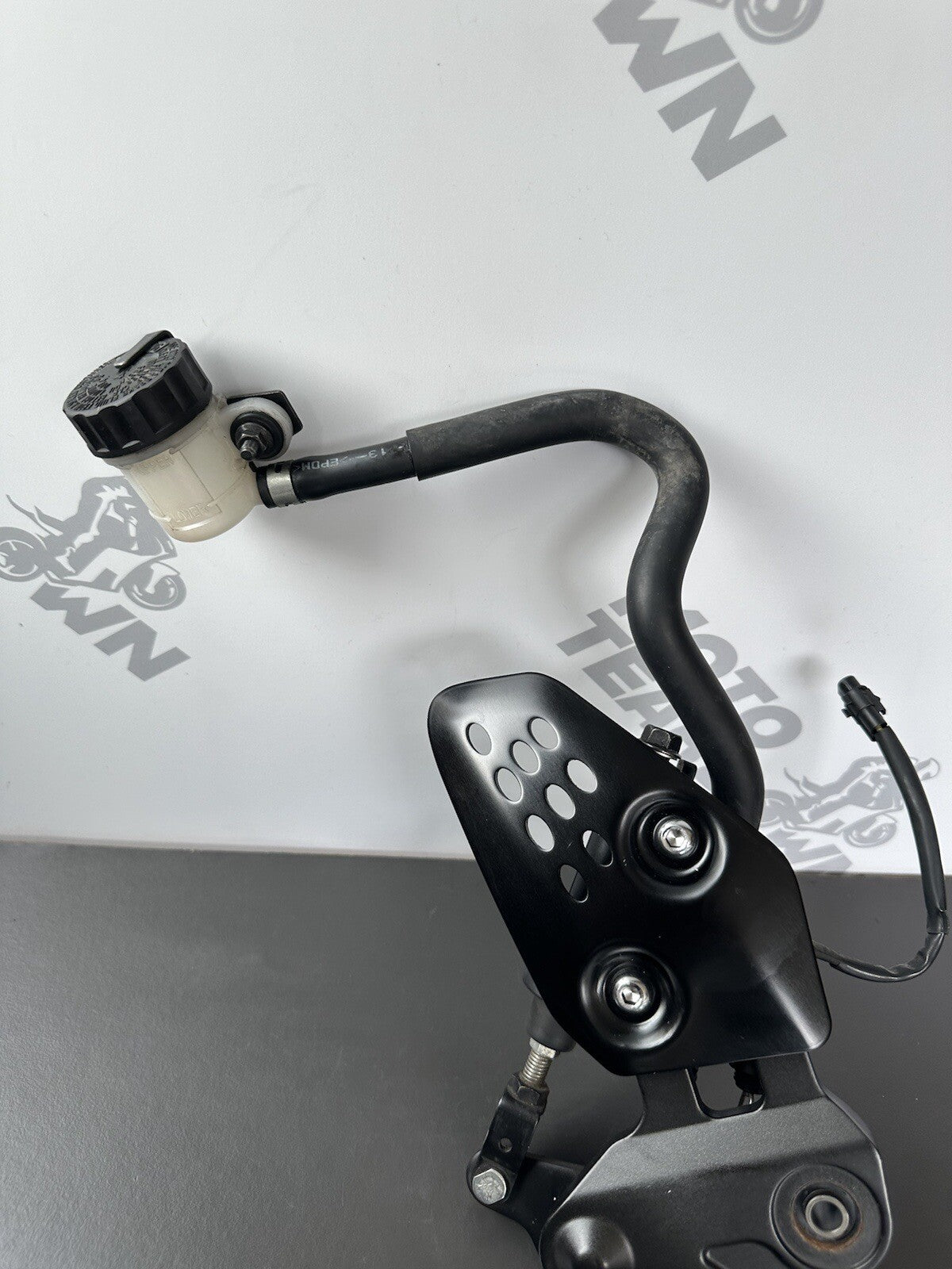 Yamaha MT-07 MT07 ABS 2022 Right riders footrest assembly Right Foot Rest PEM