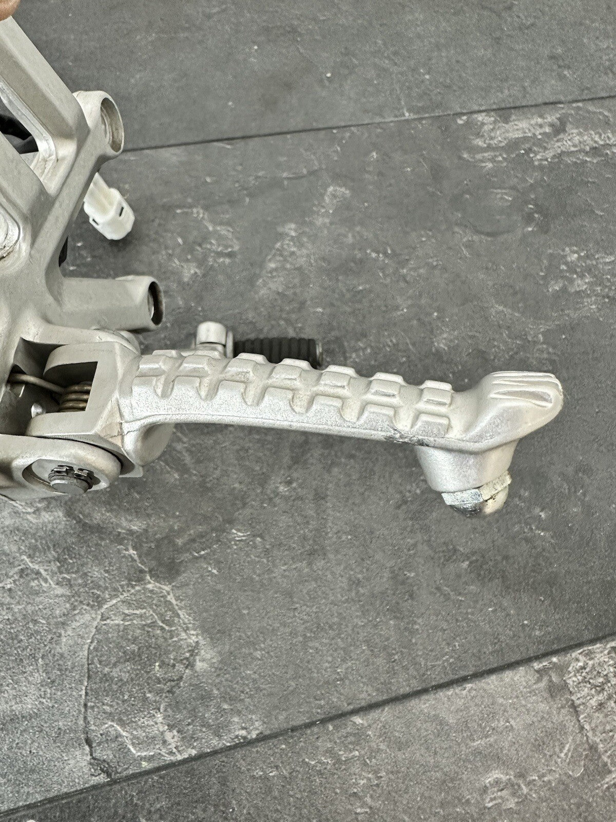 Aprilia Tuono V4 1100 Factory 2020 Right Rearset Footrest Brake 6889m OEM 2019