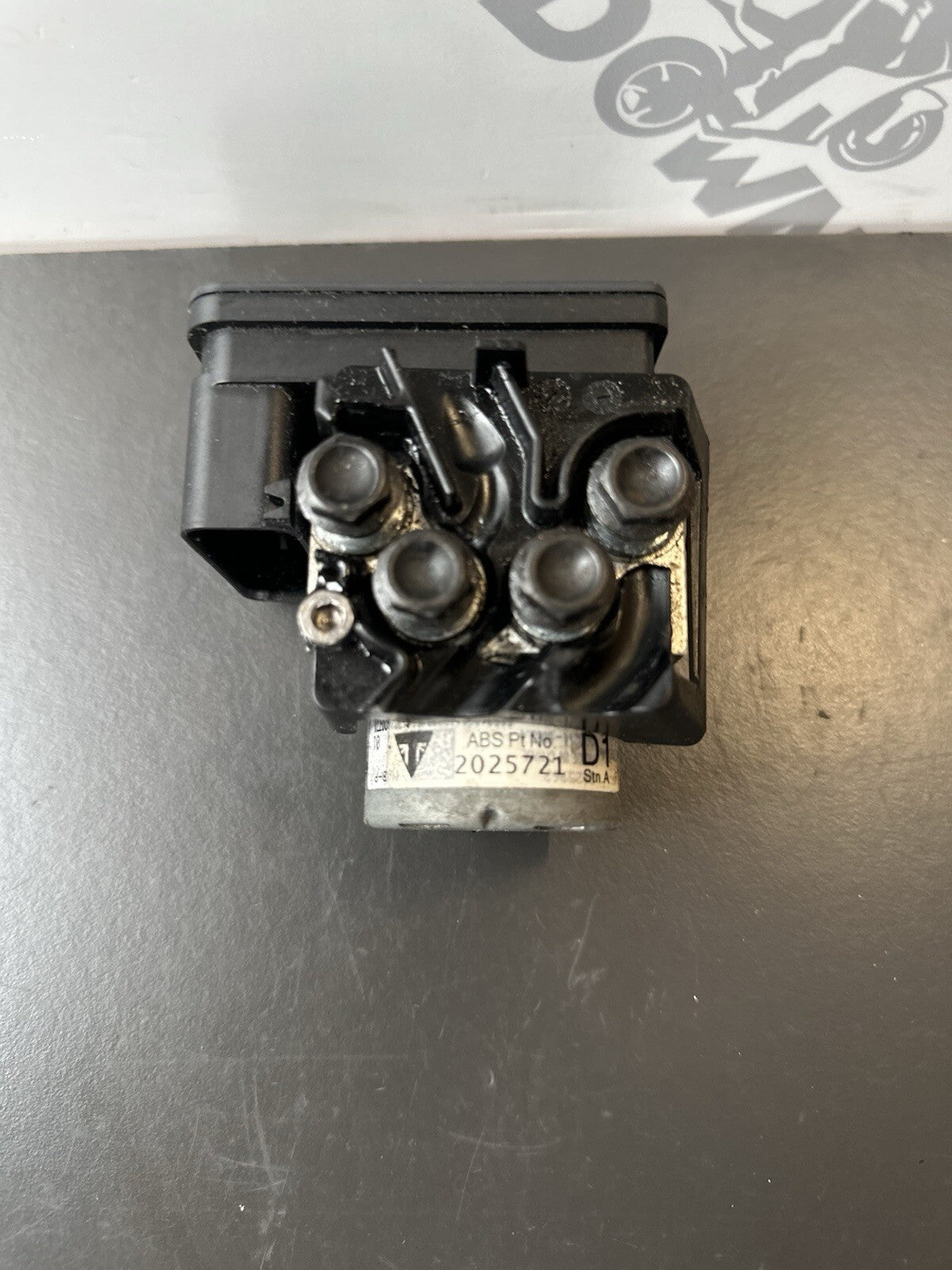 Triumph Street Triple 765S ABS Pump OEM Triumph Street Triple ABS Pump T2025721