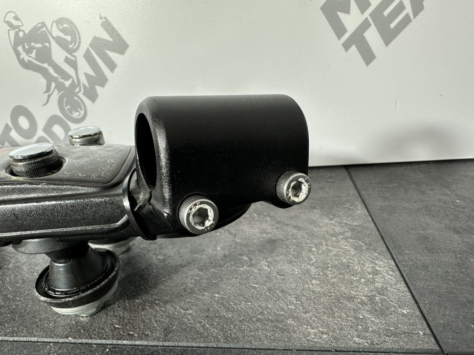 Suzuki GSXR 1300 2016 HAYABUSA Handlebar Holder Top Yoke Cover 18408 Miles OEM
