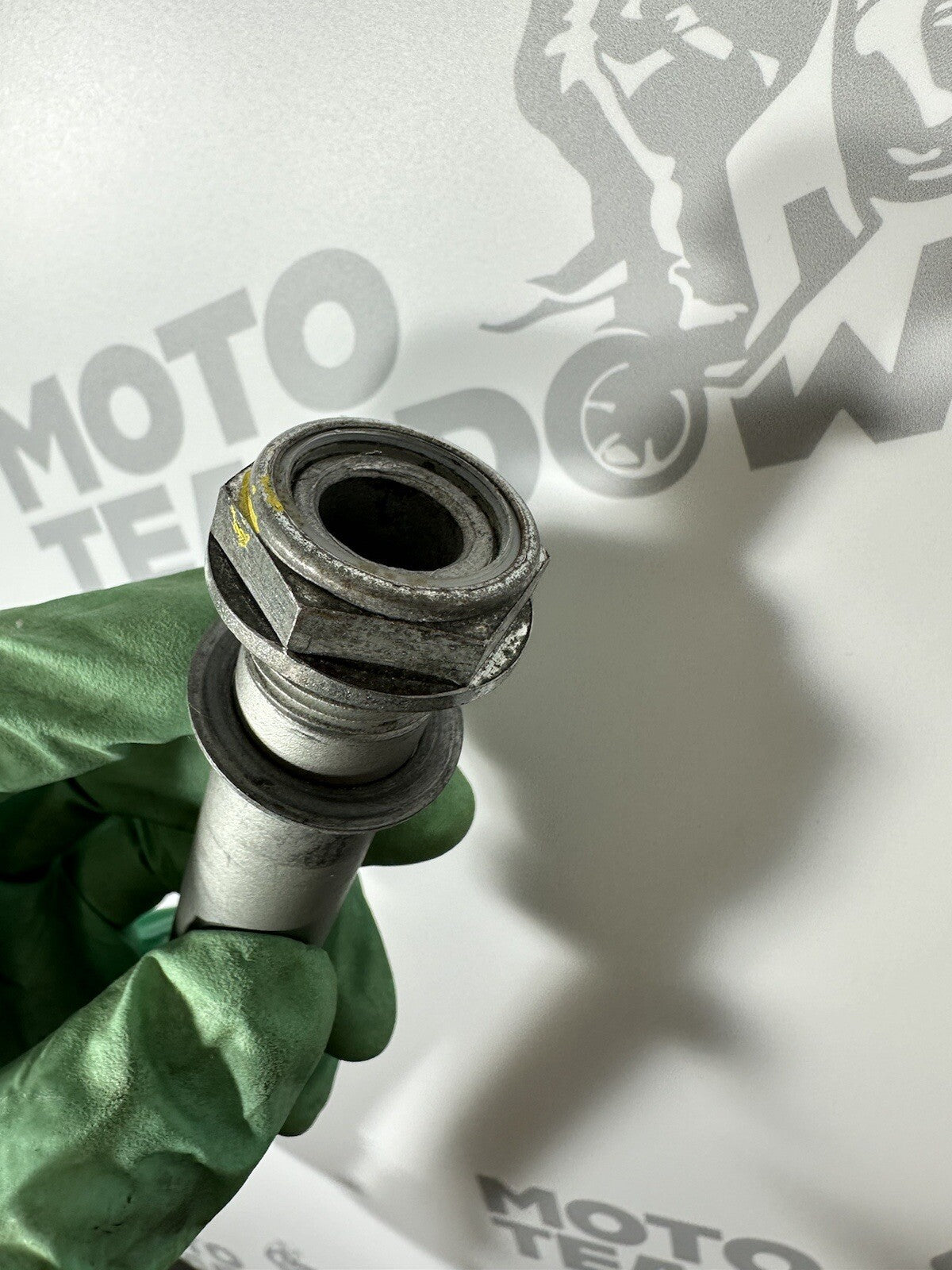 Aprilia Tuono V4 1100 2021 Swingarm Spindle Bolt 6606 Miles 2022-2024 OEM