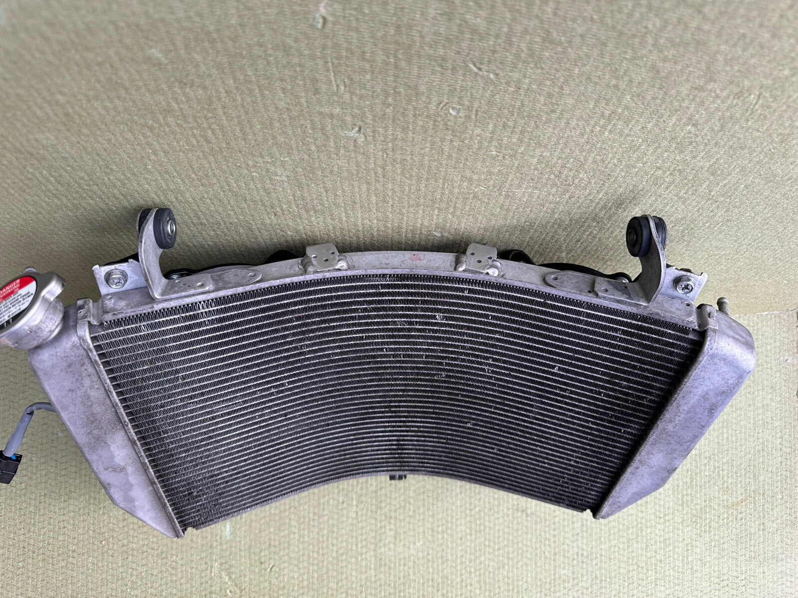 YAMAHA R1 14B RADIATOR AND FANS BIG BANG YZF 1000 2009-2014 Yamaha R1 Radiator
