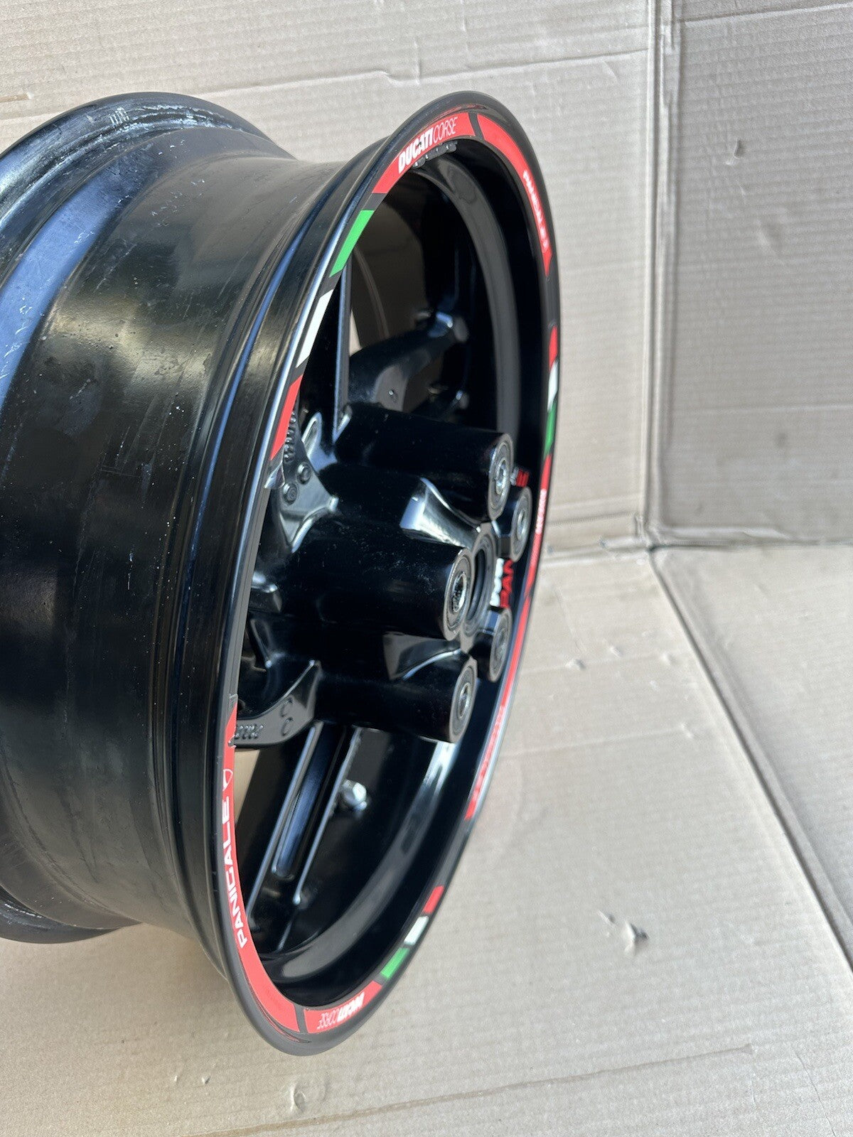Ducati 959 Panigale rear wheel black Rear Wheel 959 Rear Wheel READ DESCRIPTION