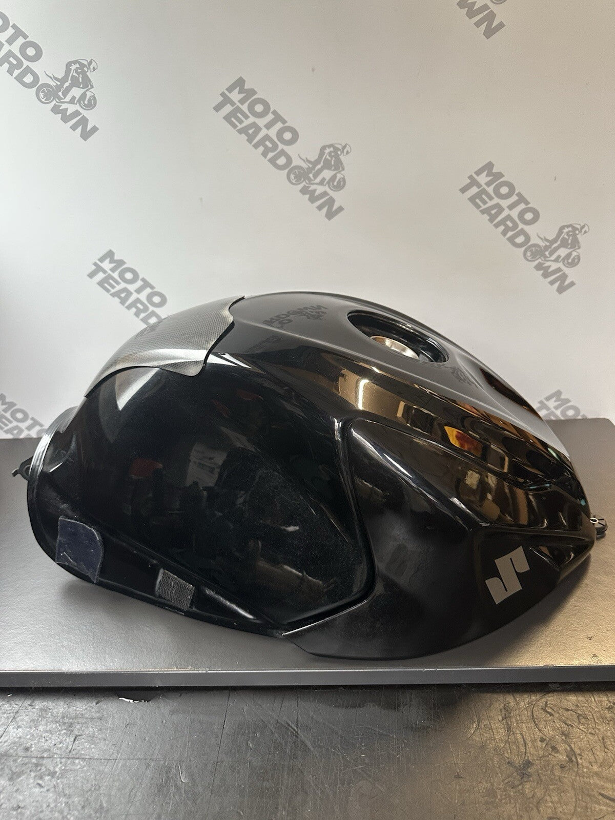 Suzuki GSXR600 GSXR750 Petrol fuel tank 2011 - 2016 GSXR 600 750 L1-L6 UK ONLY