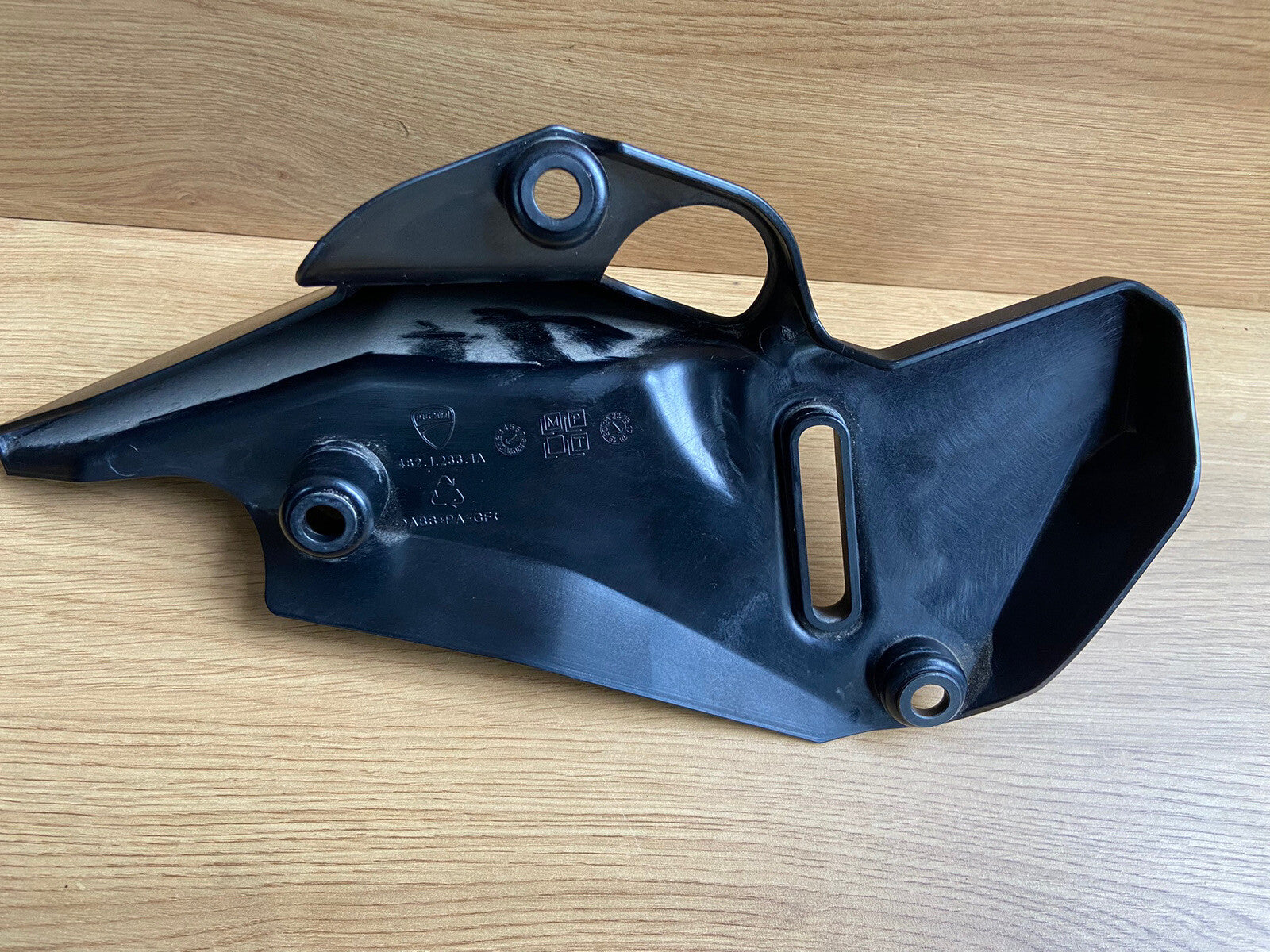 Ducati SuperSport RIGHT FRAME SIDE COVER COWL PANEL TRIM 48212331A Right Infil