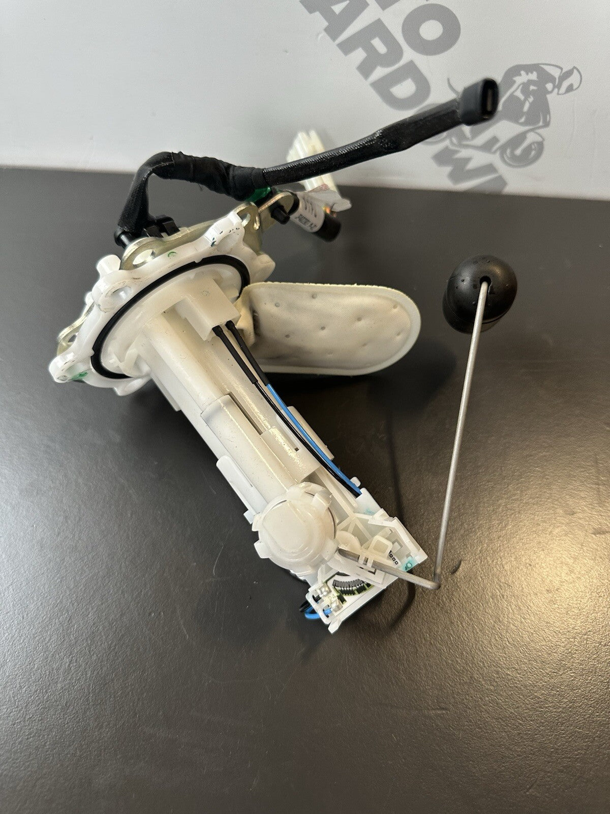 KTM 125 DUKE FUEL PUMP 2024 KTM 125 DUKE PETROL PUMP OEM 2024- Only 51 Miles