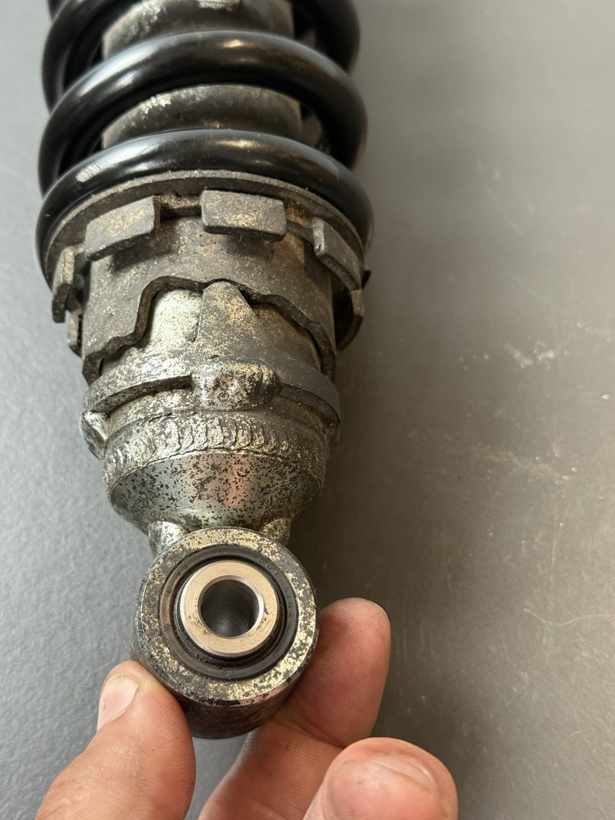TRIUMPH TRIDENT 660 REAR SHOCK TRIDENT 660 Rear Shock OEM YEAR 2021-2024