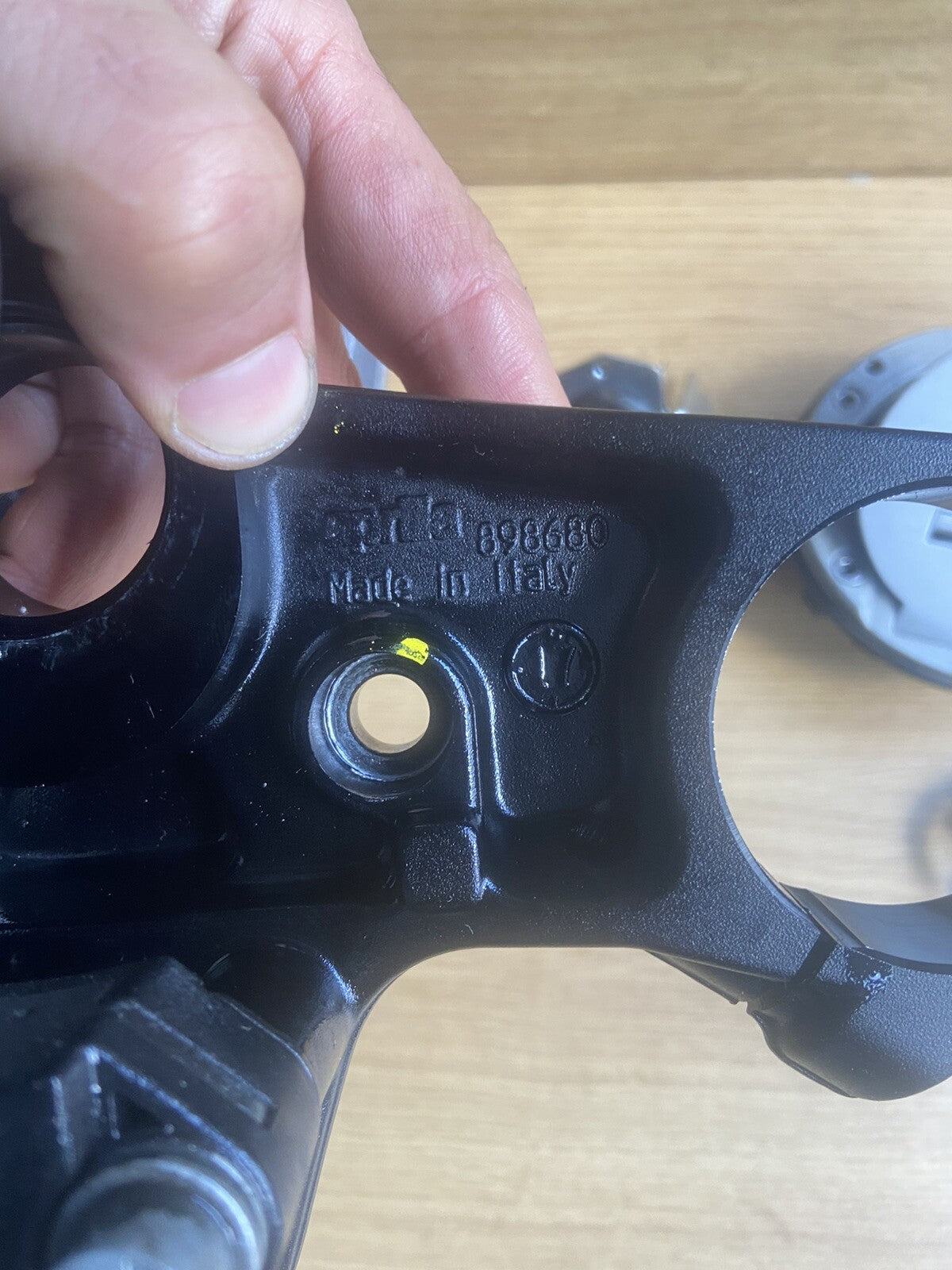 Aprilia Tuono V4 1100 FACTORY 2017 Lockset Ignition Key ECU Fuel Cap OEM RSV4