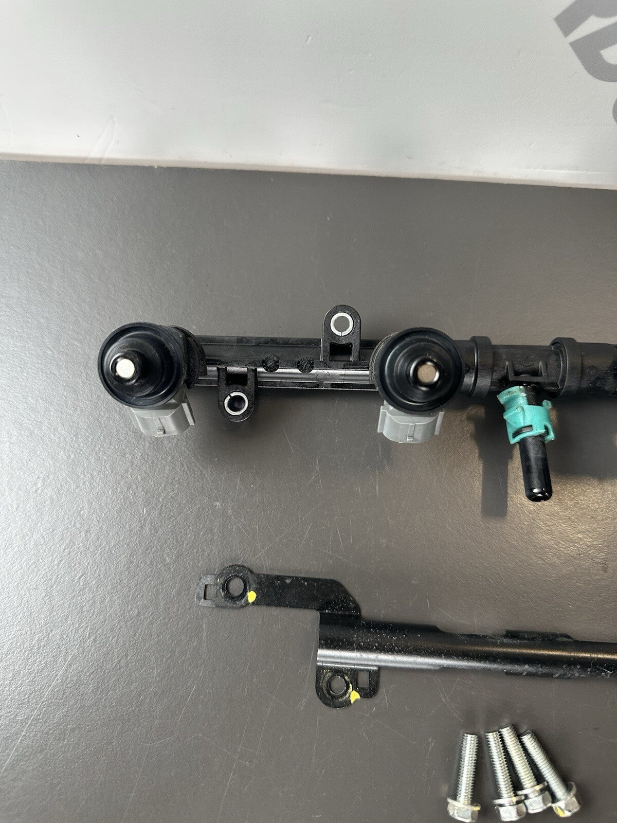 HONDA CBR1000RR AIR BOX INJECTOR RAIL 2008 2009 2010 2011 OEM 13,752 Miles