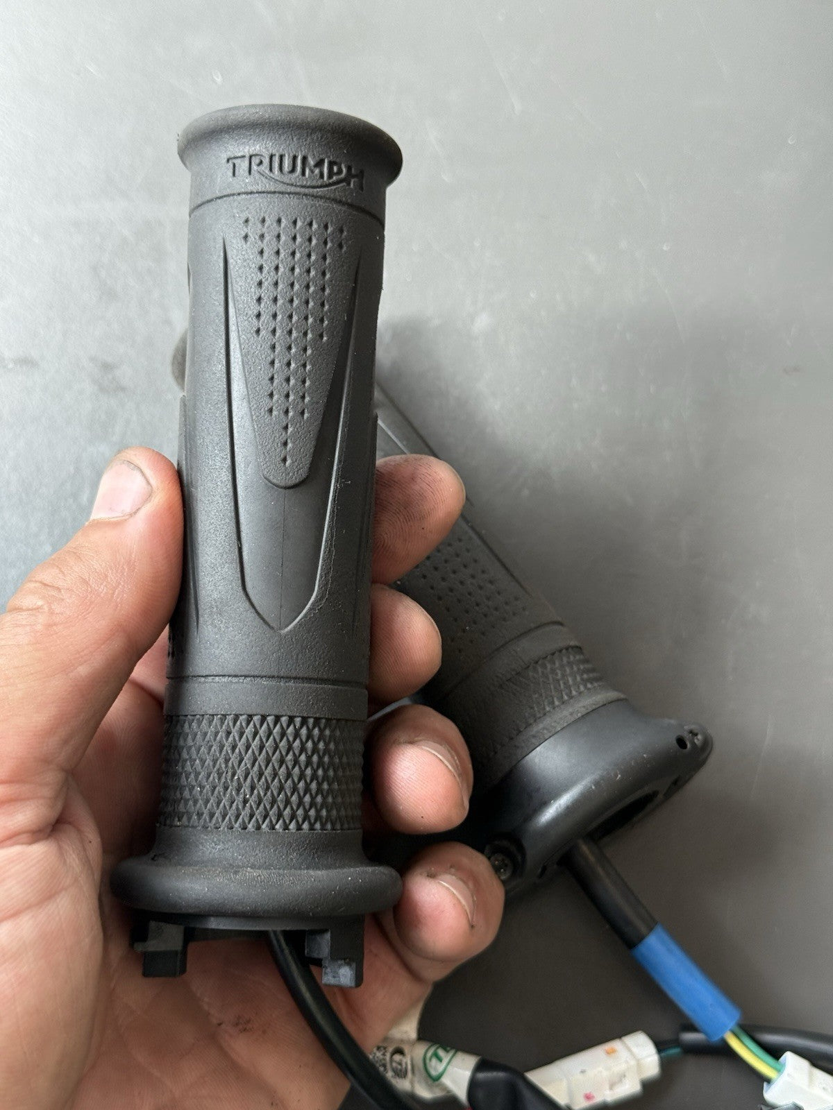 TRIUMPH TRIDENT 660 HEATED GRIPS 2021-2024 Trident Heated Grips OEM ONE IS TORN
