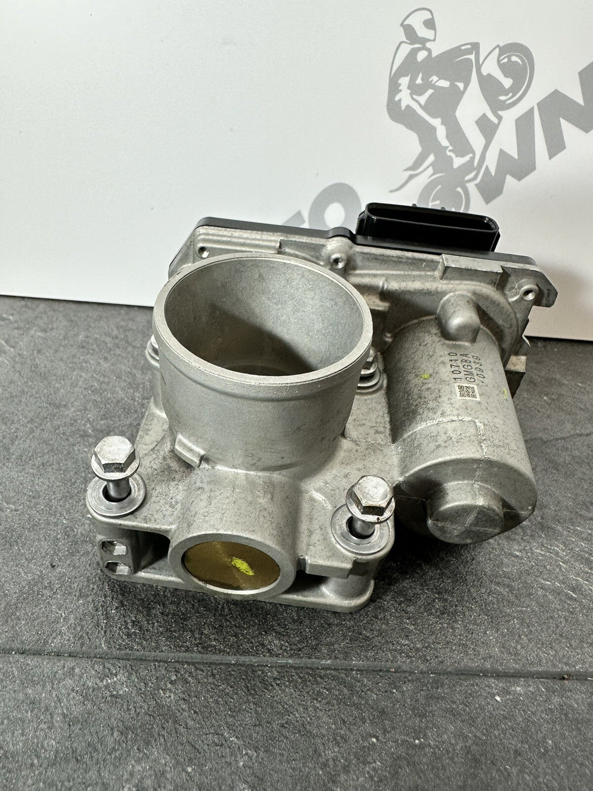Triumph Trident 660 2022 Throttle Body KEIHIN 2962 Miles 2021-2024 OEM