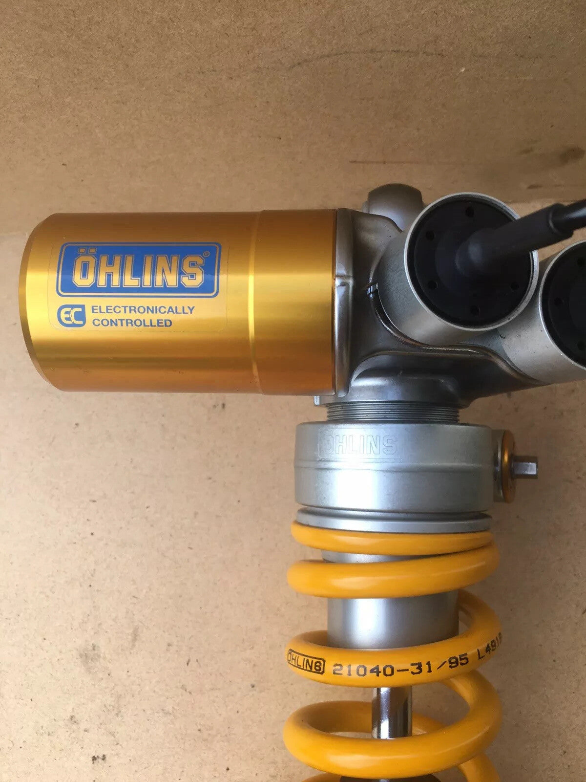 Aprilia Tuono V4 Factory Ohlins TTX rear Shock Ohlins TTX Rear suspension TTX