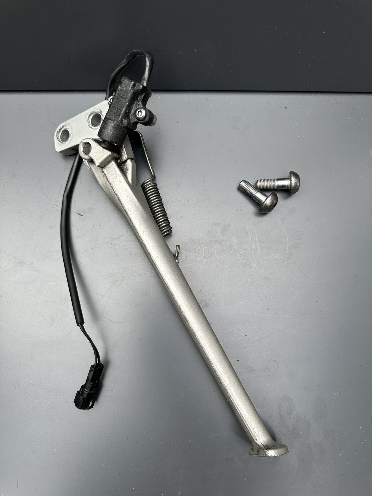 TRIUMPH DAYTONA 675 R KICKSTAND SIDE KICK STAND And Stand Switch 675R Kick Stand