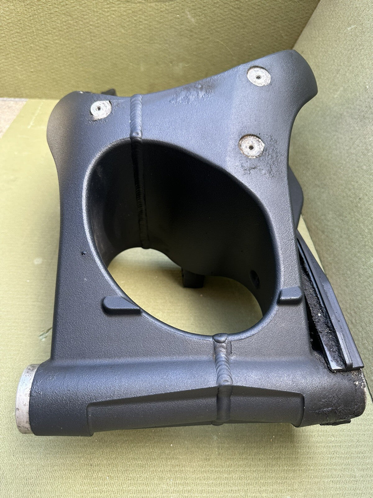 TRIUMPH Datona 675 R Swing Arm Swinging Arm READ DESCRIPTION OEM 2011 675 Swing