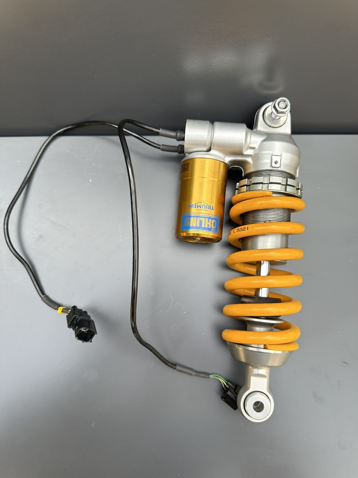TRIUMPH SPEED TRIPLE 1200 RS 2022 OHLINS ELECTRIC REAR SHOCK ABSORBER *UK ONLY*