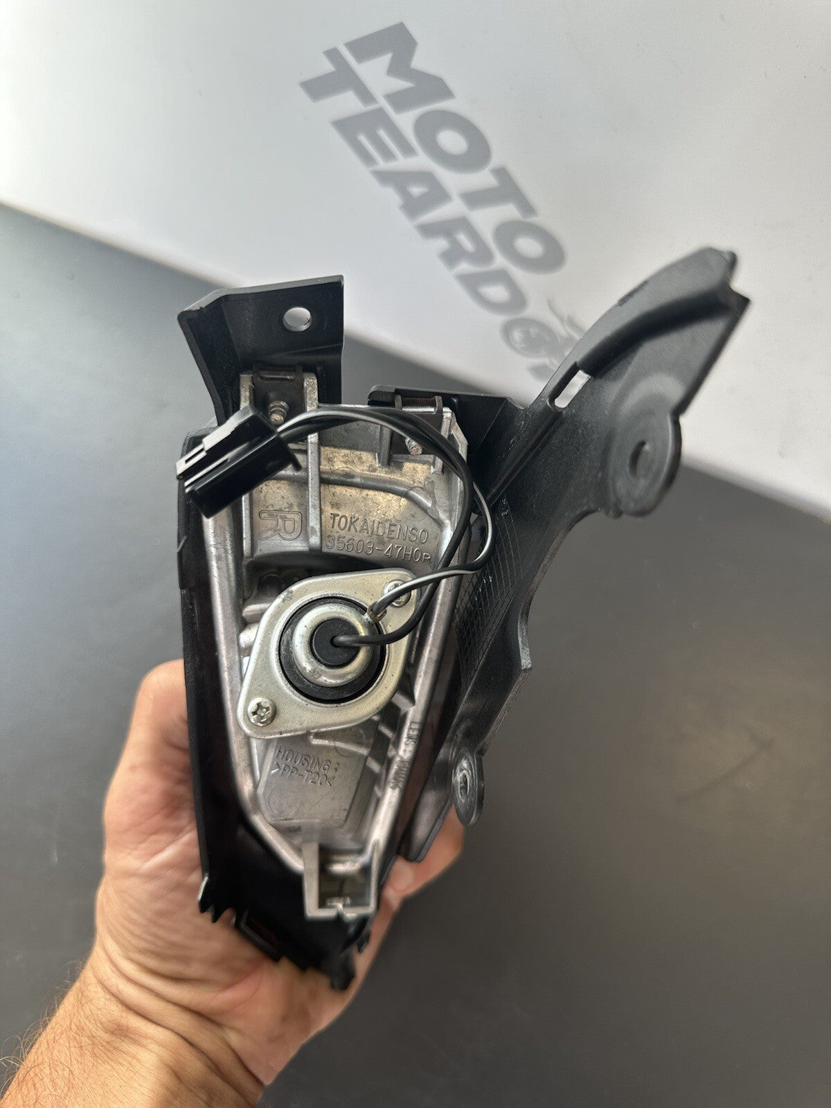 Suzuki GSXR 1000 2010 Rear Right Indicator & Surround 2009-2016 33,787 Miles OEM