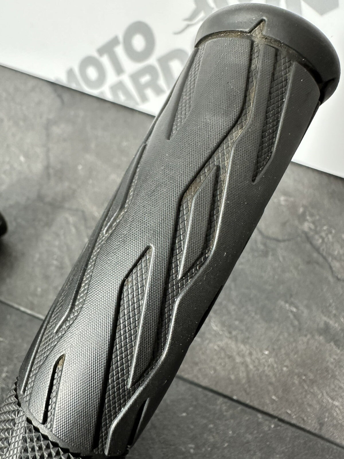 Suzuki GSXR 1300 2016 HAYABUSA Handlebar Grips Throttle Clutch Grip 18408 Miles