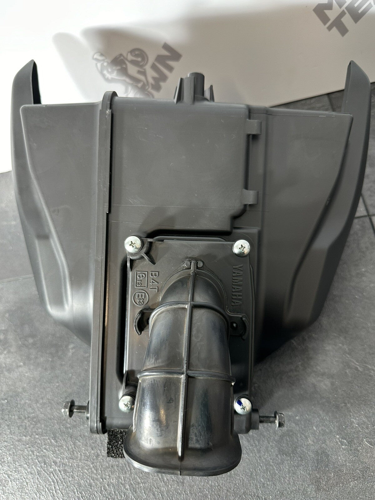 Yamaha R7 690 2024 Airbox Air Box Air Intake Filter Housing 1784 Miles 2022 2023