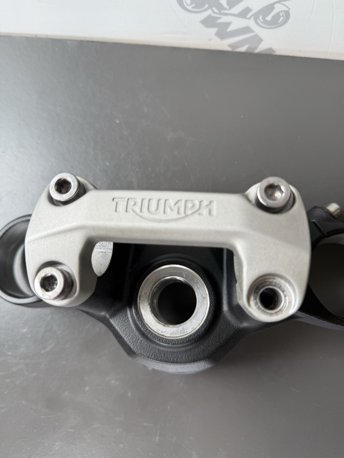 Triumph Trident 660 Top Yoke & Risers Clamps T2043132 Trident 660 2021-2024 OEM