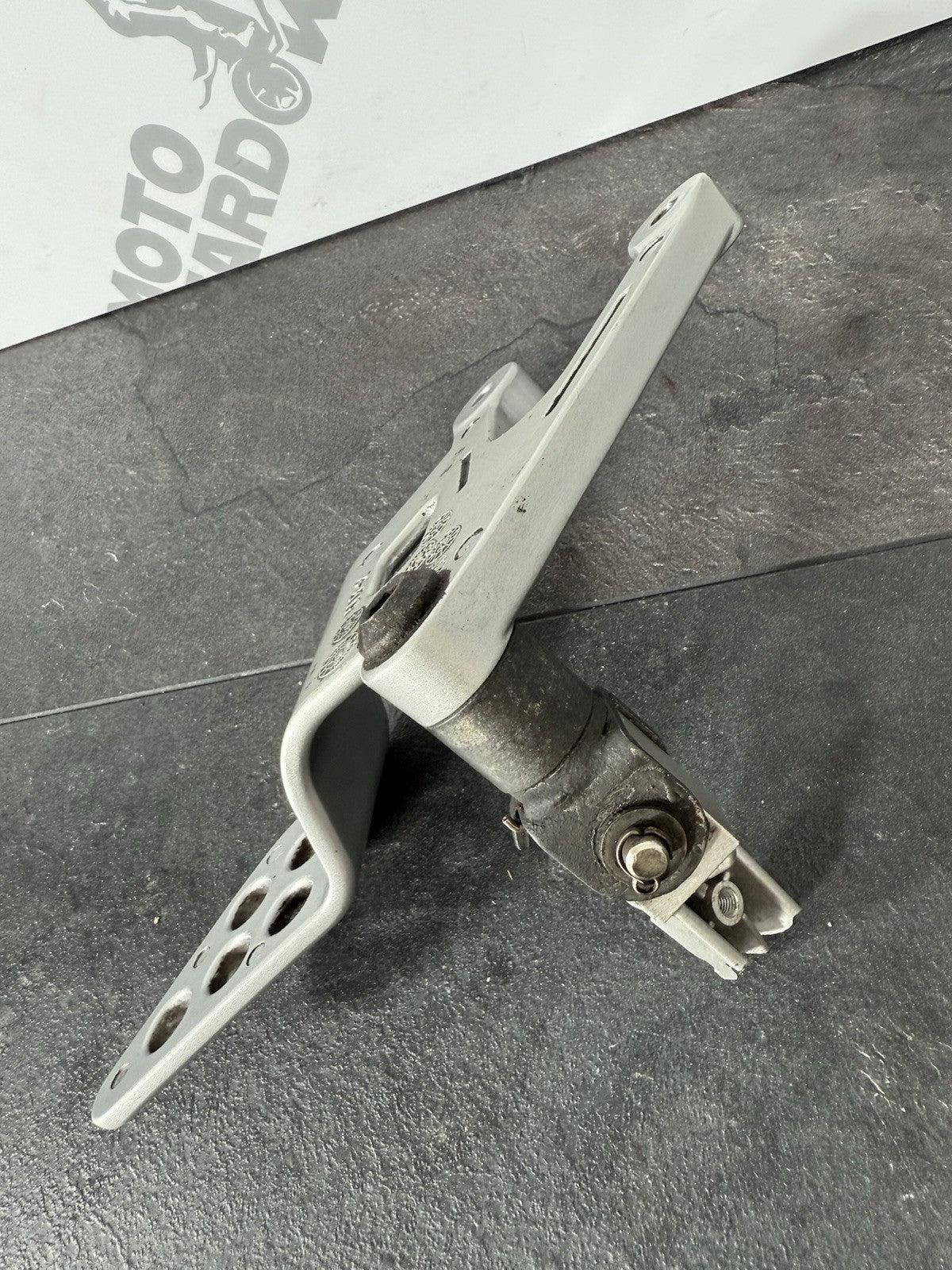 Yamaha YZF R125 R 125 2014 Left Rearset Footrest Mount 26983 Miles 2008-2018