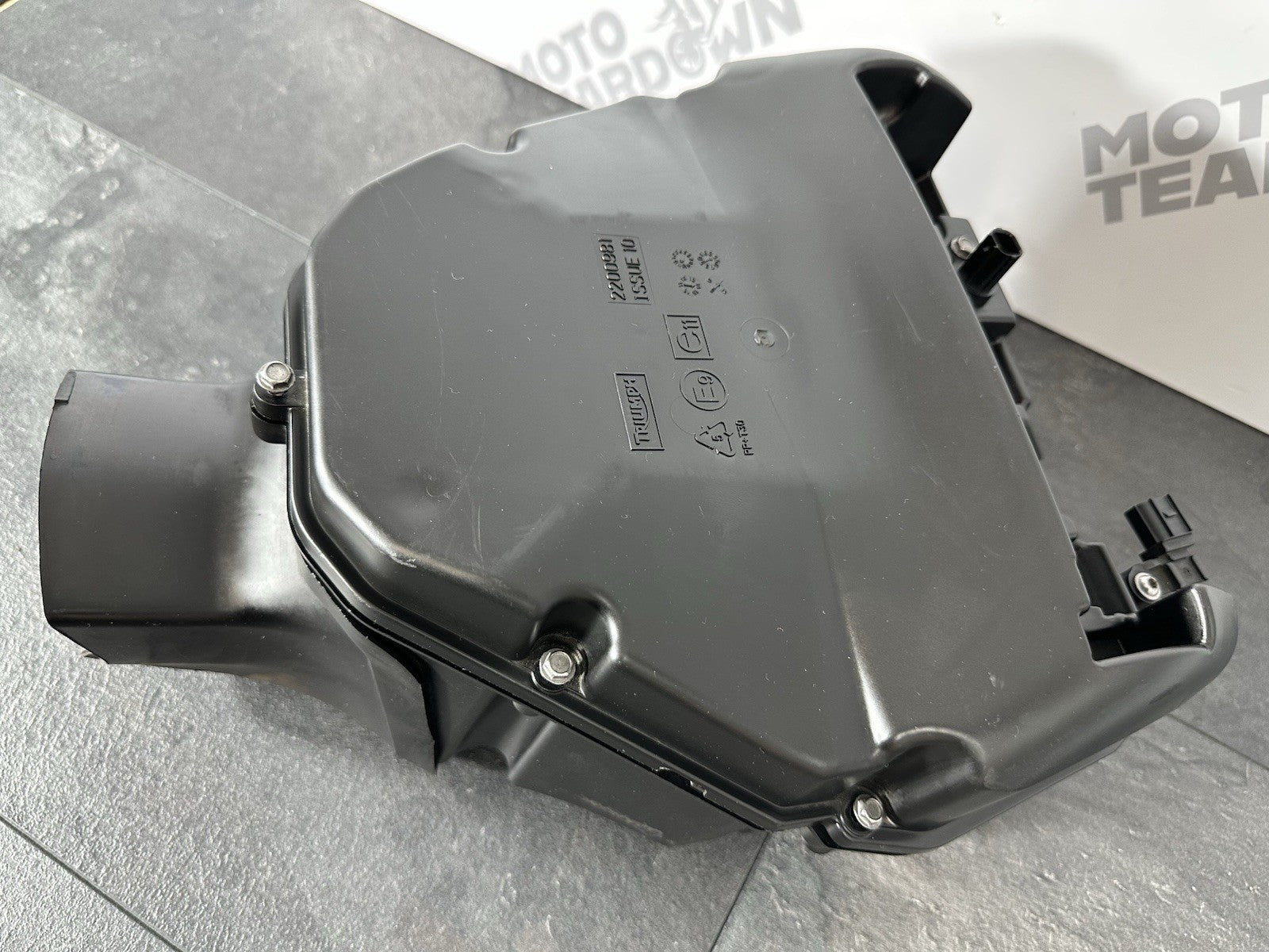 Triumph Street Triple 675 R 2015 Airbox & Air Filter 2013-2016 16470 Miles OEM