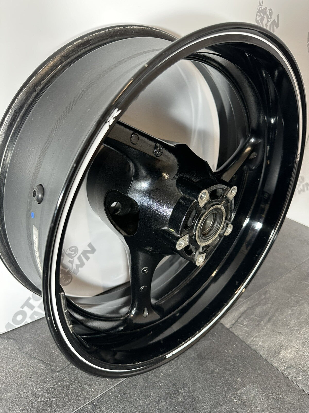 Suzuki GSXR 1000 2014 Rear Wheel Rim ENKEI 22774 Miles 2009-2016 OEM