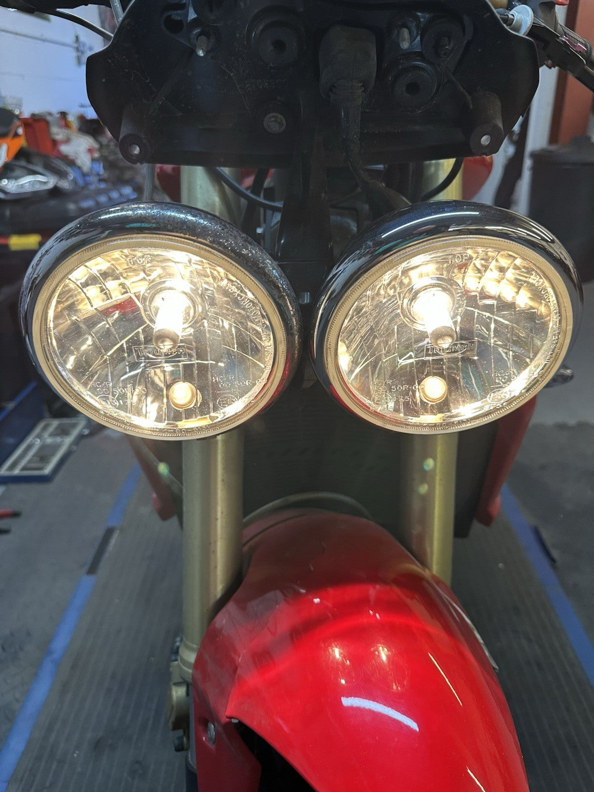 TRIUMPH STREET TRIPLE 675 675R HEADLIGHTS 675 Headlights OEM 2007-2011 8382miles