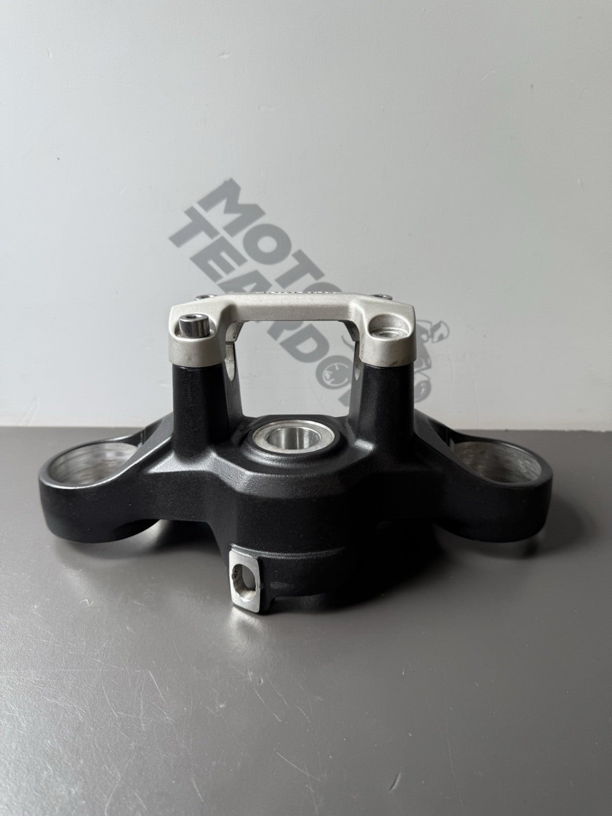Triumph Trident 660 Top Yoke & Risers Clamps T2043132 Trident 660 2021-2024 OEM