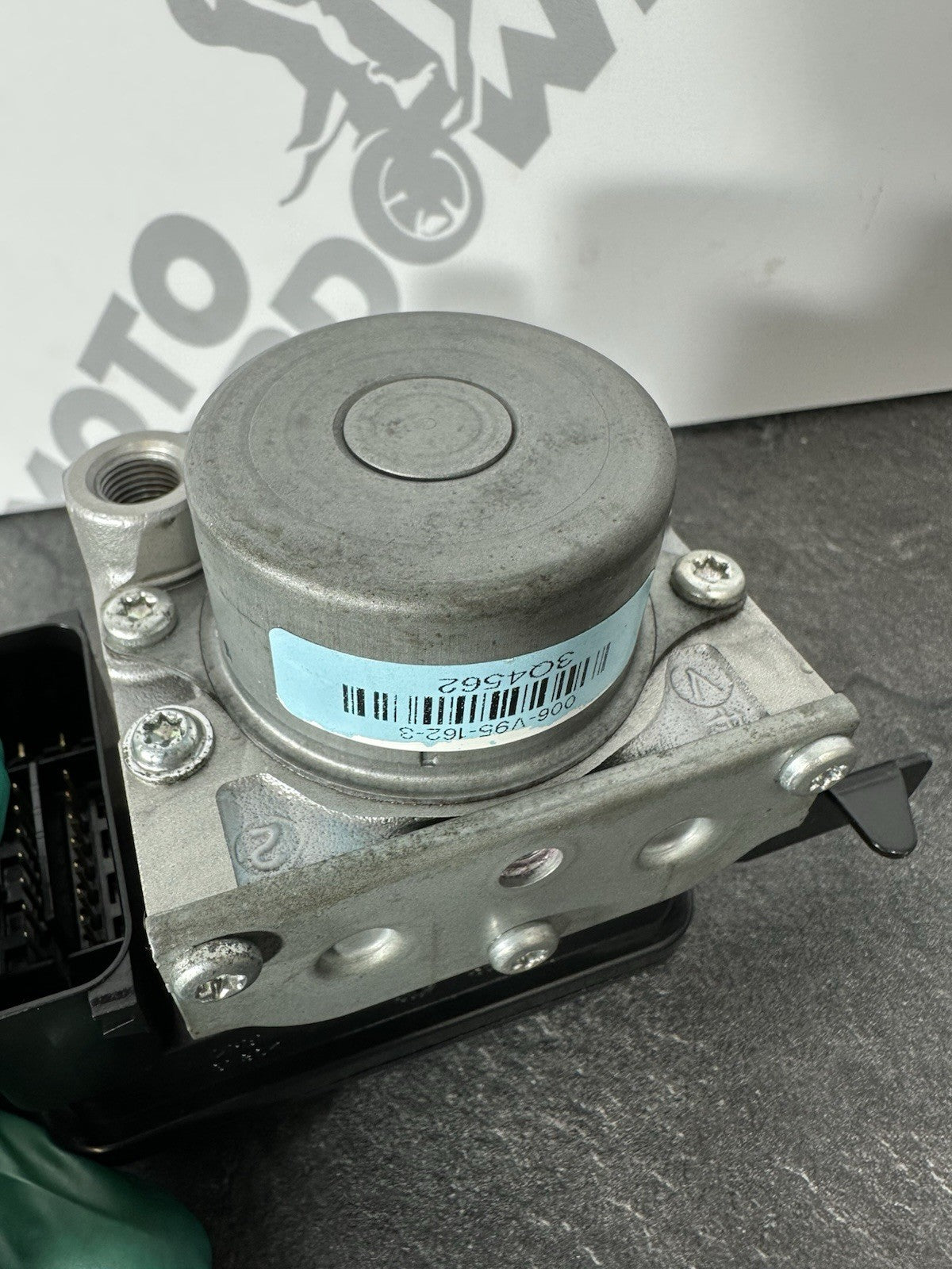 Triumph Street Triple 675 R 2015 ABS Pump Module Brake Pump 2013-2016 16470m