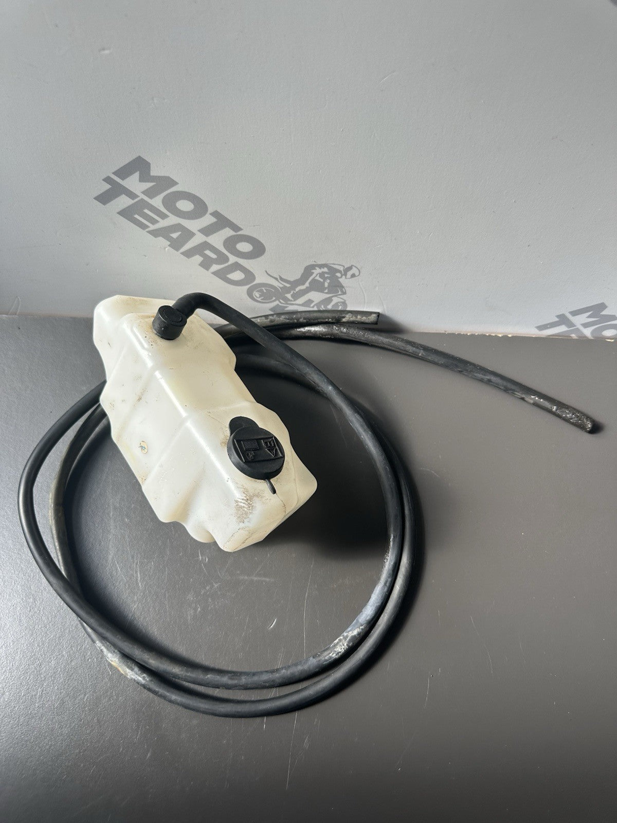 TRIUMPH STREET TRIPLE 675 675R COOLANT BOTTLE Radiator Coolant Bottle T2102200