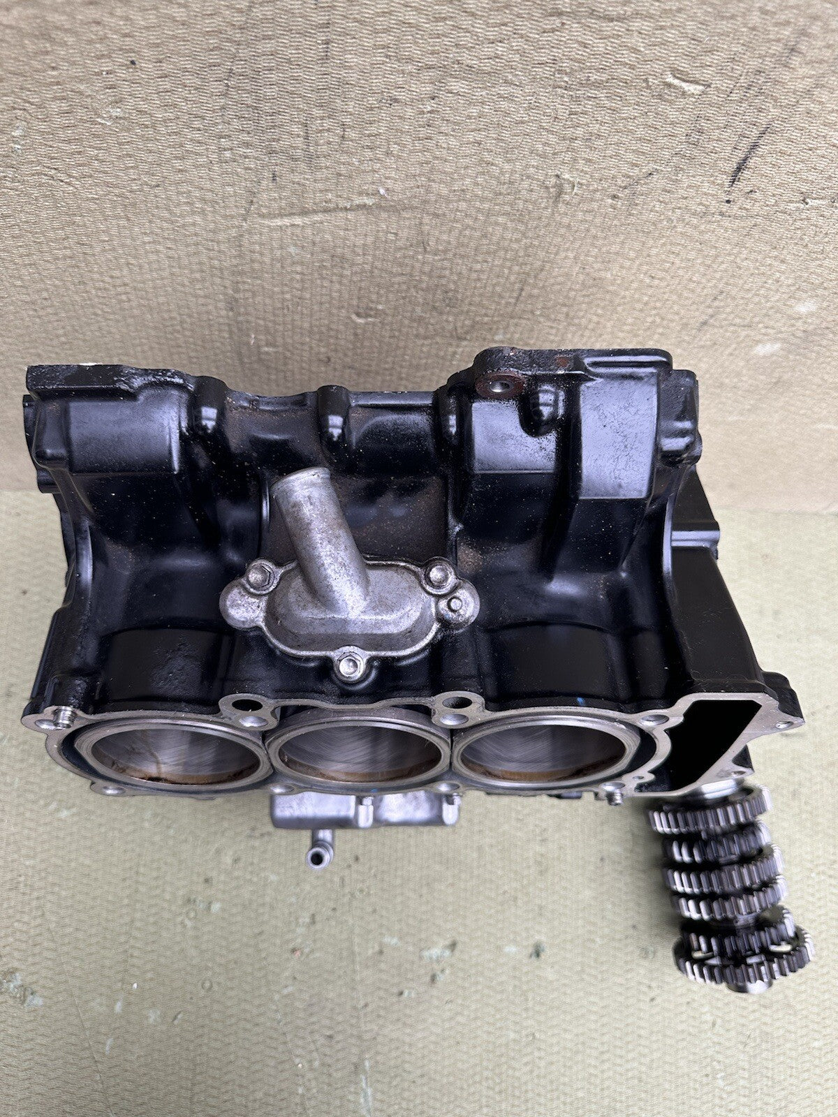 TRIUMPH 675 R DAYTONA GEAR BOX ASSEMBLY Top Engine Case 2011 675R Gear Assembly
