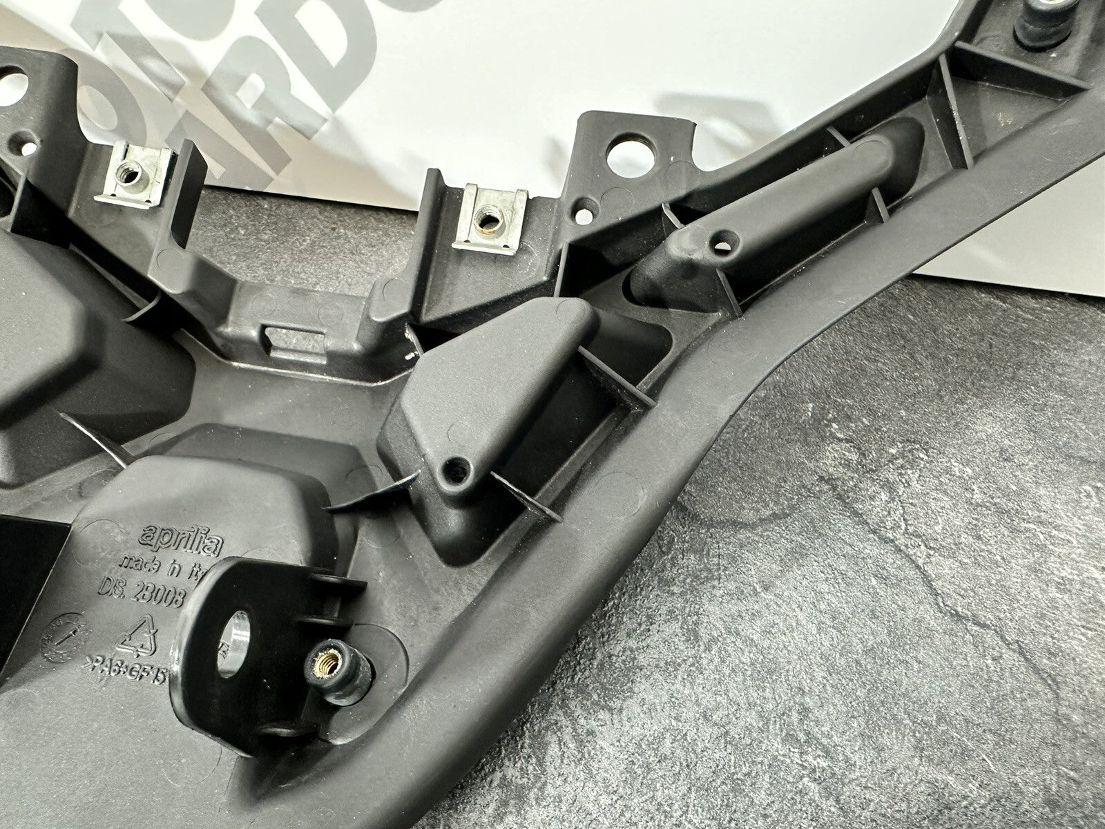 Aprilia Tuono V4 1100 2021 Windscreen Support Bracket 6606 Miles 2022-2024 OEM