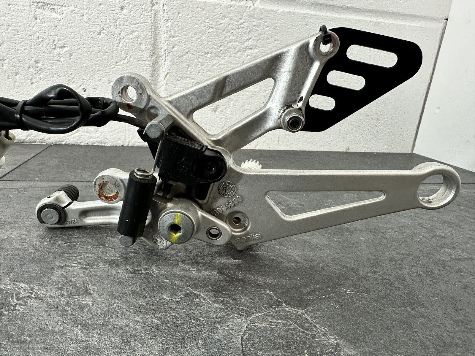 Aprilia Tuono V4 1100 Factory 2020 Right Rearset Footrest Brake 6889m OEM 2019
