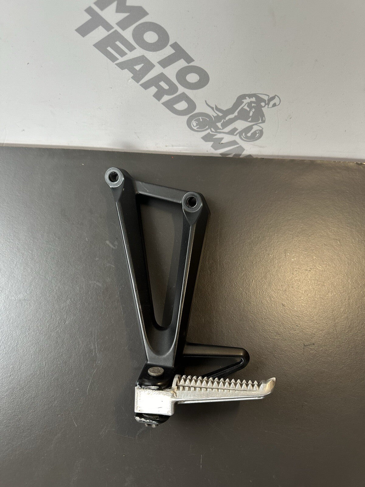 YAMAHA MT-03 Left Rear Foot Hanger YAMAHA MT03 Left Pillion Hanger LT Foot OEM