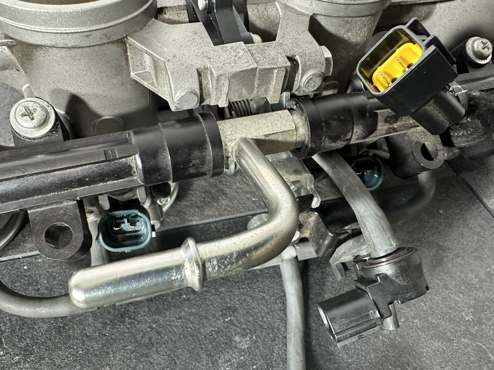 Kawasaki Z800 2016 Mikuni Throttle Bodies Injectors 12691 Miles 2013-2018 OEM