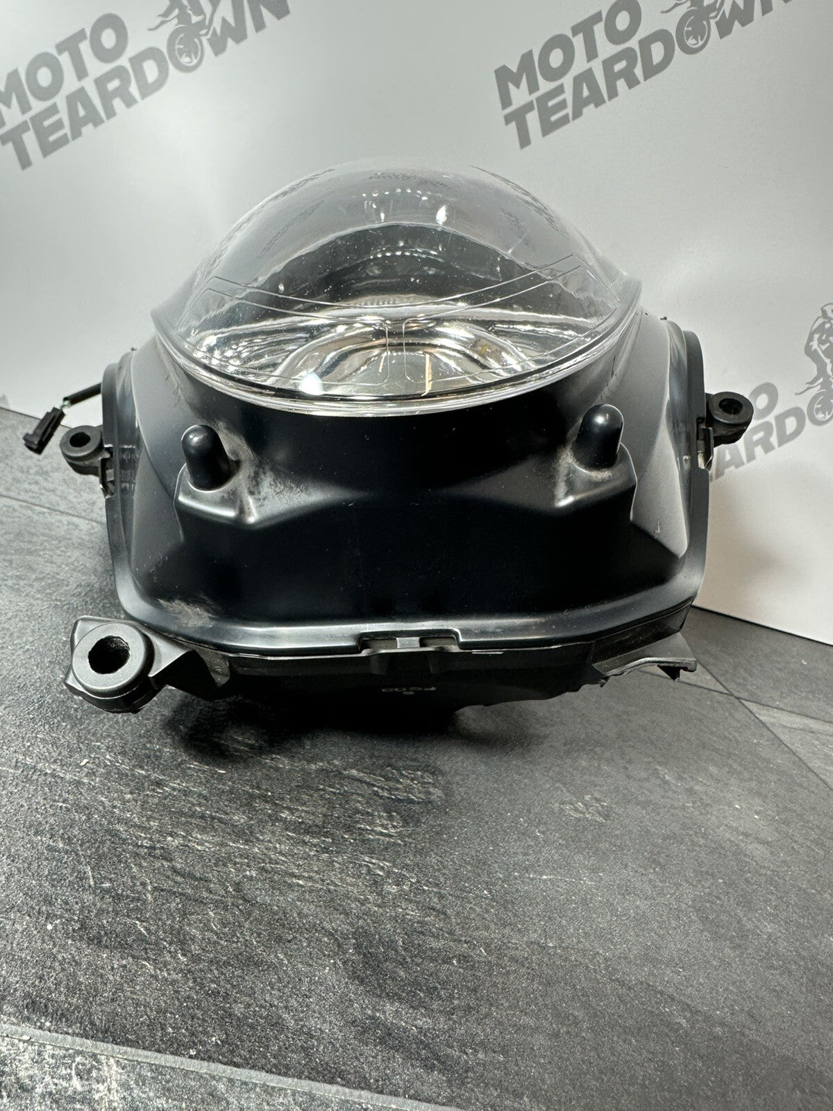 Suzuki GSXR 1300 2016 HAYABUSA Headlight Assembly Front Light 18408 Miles OEM