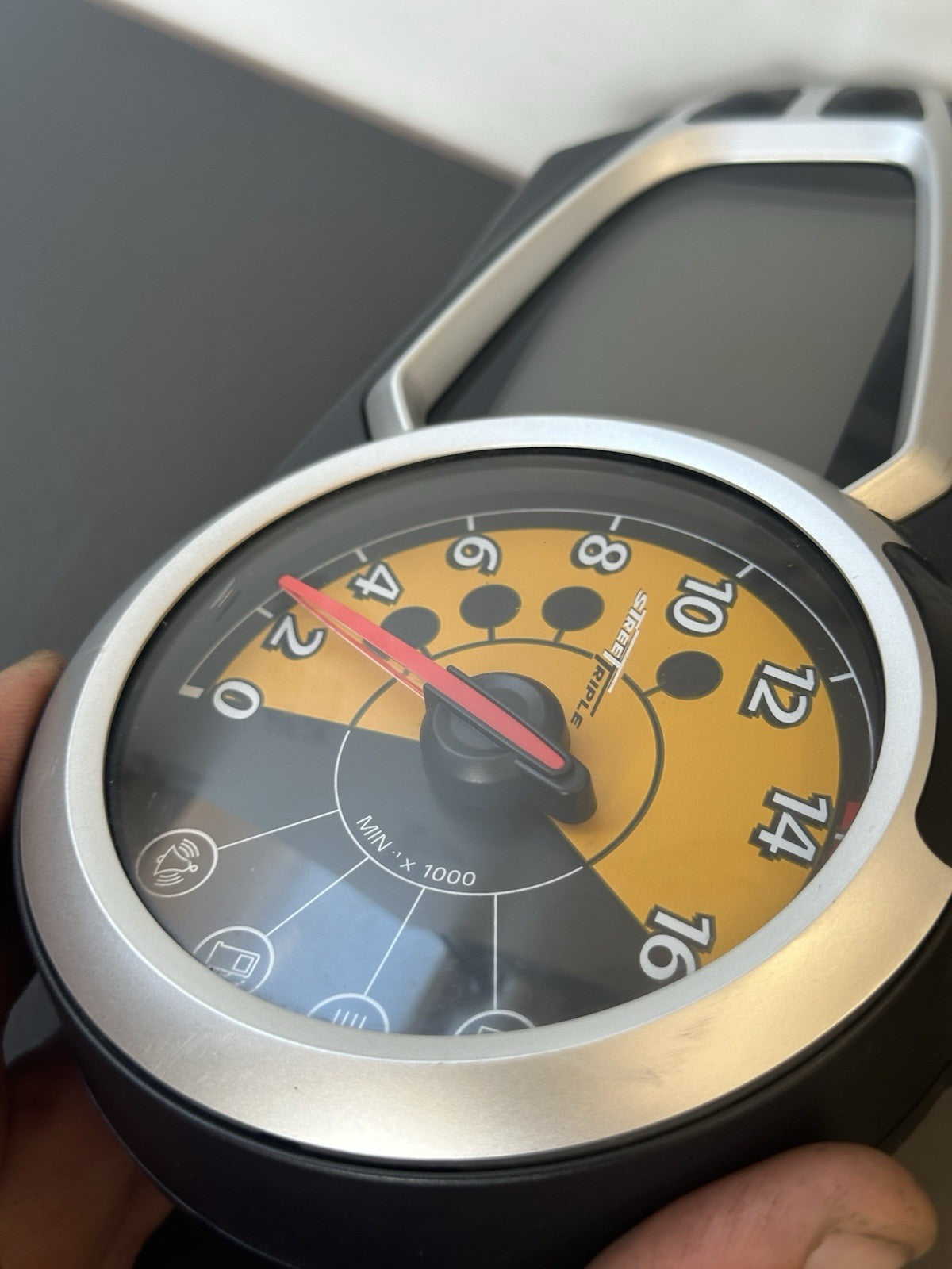 TRIUMPH STREET TRIPLE 675 Speedo Dash Instrument Cluster Clock 2007-2011 2503129