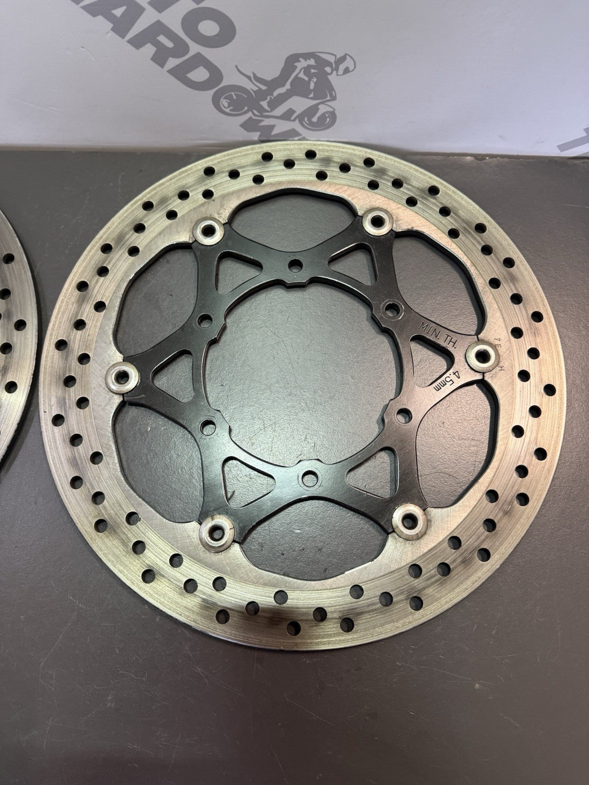 8e333c0a-0946-4c29-a989-37dcb5e7b28d