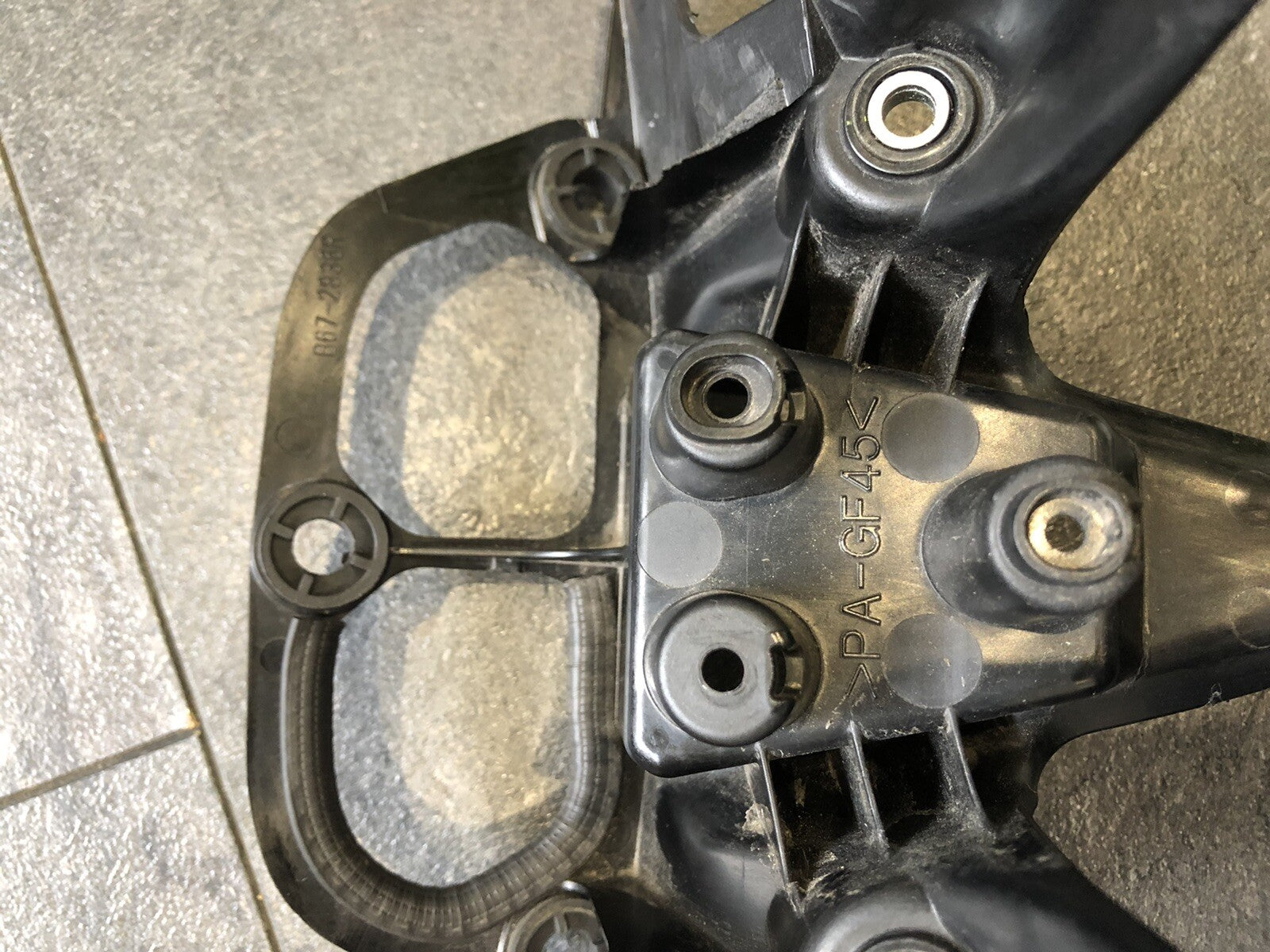 Yamaha MT10 SP 2018 Speedo Bracket Holder Front Bracket Only 5800 Miles OEM