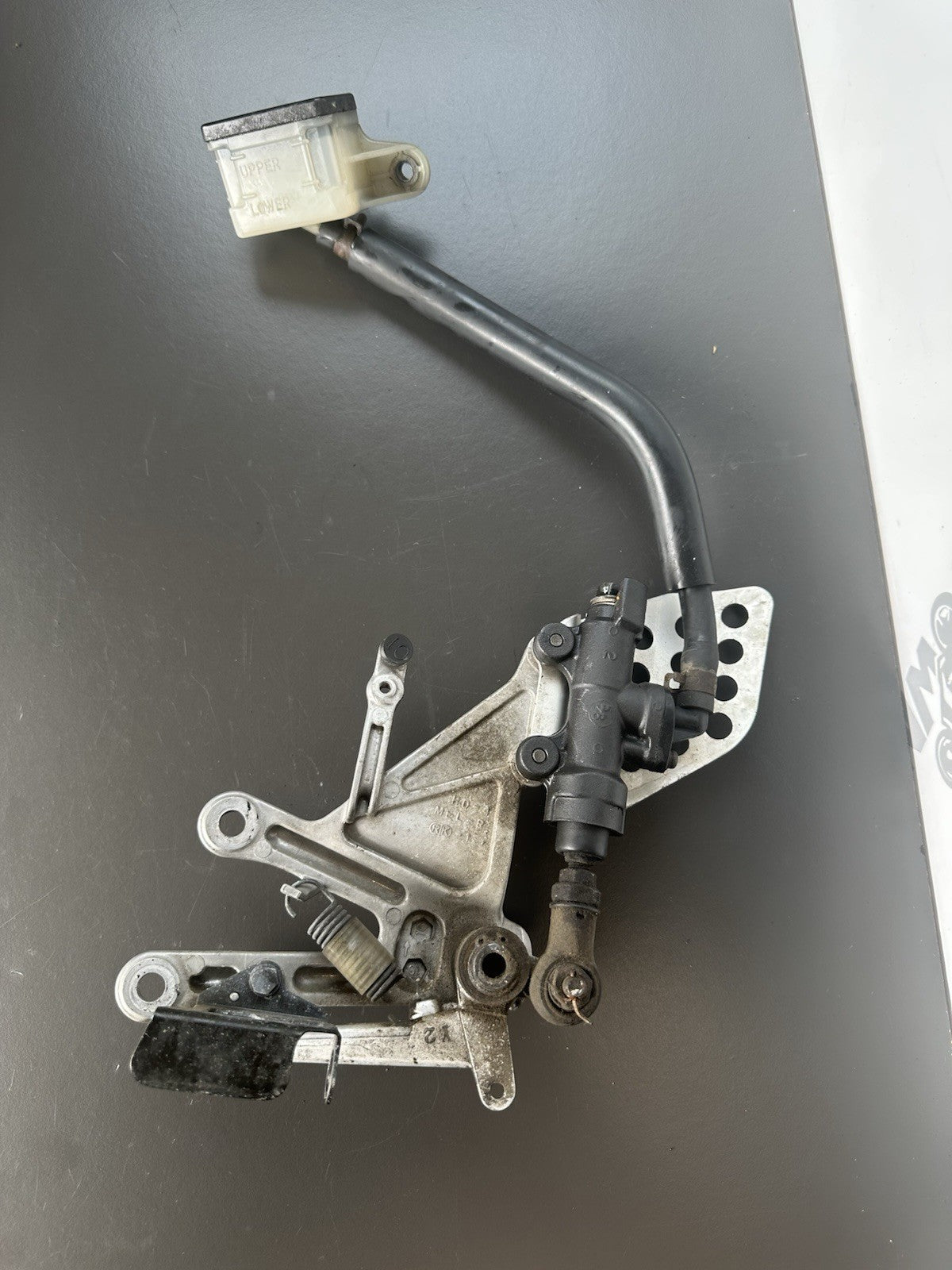 HONDA CBR1000RR FIREBLADE Right Front Footrest Hanger 2004-2005 SPARES/REPAIRS