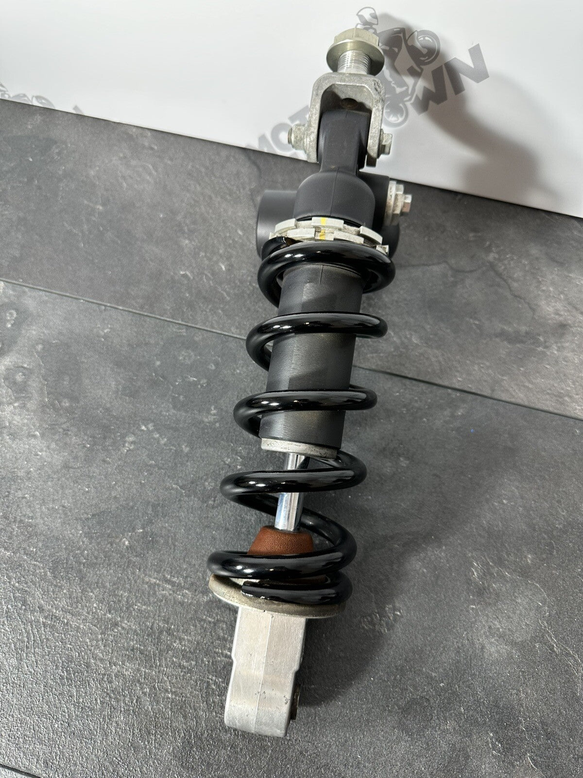Suzuki GSXR 1000 2014 SHOWA Rear Shock Absorber 22774 Miles 2009-2016 OEM